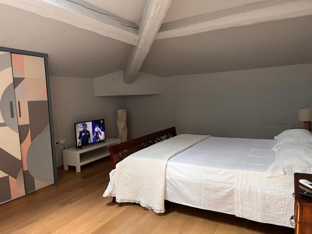 Отель Casa Cavour Монтекатини-Терме Экстерьер фото